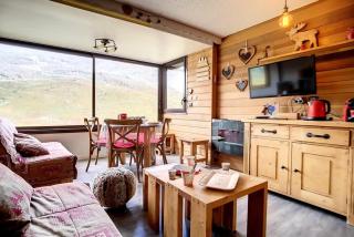 Résidence Biellaz - Appartement rénové, lumineux et chaleureux · Départ et retour skis aux pieds · Vue montagne MAE-1474 - Les Menuires - 9
