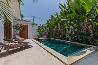 Brand New Central Canggu Private Villa - Canggu - 4