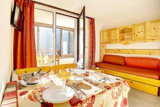 Résidence Le Sorbier - Appartement lumineux · Départ et retour skis aux pieds · Vue sur les pistes MAE-1714 - Les Menuires - 0