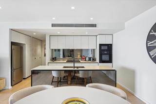 Glorious Ocean Views 2-Bed Pool & Amenities - Gold Coast - 3