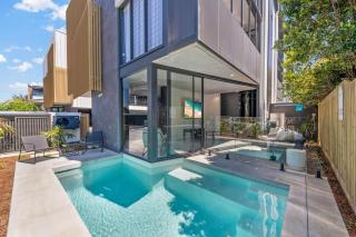 Luxurious brand new 3 bedroom house near the ocean - Mooloolaba - 8