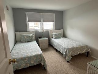 Nicely Renovated First Floor Duplex On The Ocean Side In Brant Beach, - Brant Beach - 4