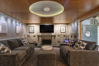 Skyline Villa Indoor Pool Hot Tub - Millard - 8