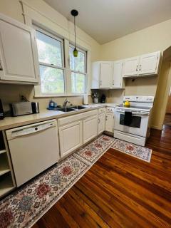 4 Bedroom DC's Best Location with Parking, Walk to Clarendon Metro, Shopping and Nightlife! - Arlington - 7