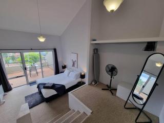 Cascades 15 - Amazing Lake Views l Spa Bath l Split Level Apt l Central Location l Wi-Fi - Jindabyne - 3