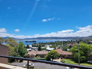 Cascades 15 - Amazing Lake Views l Spa Bath l Split Level Apt l Central Location l Wi-Fi - Jindabyne - 9