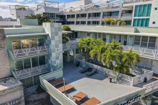 Escape 2 Beach, Ocean Dr Deco Apt with 2 Queen beds - Miami Beach - 1