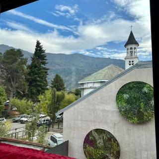 Amplio Monoambiente, cálido y moderno zona centro - San Martín de los Andes - 1