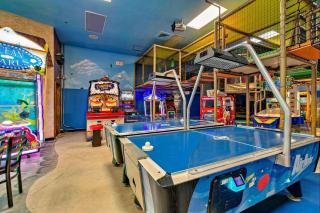 Disney World Cinderella Castle Lazy River Pool & Game Room - 5