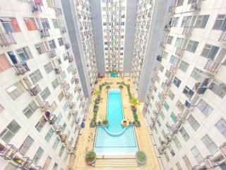 Spacious and Unique 1BR at Jarrdin Cihampelas Apartment By Travelio - Bandung - 5