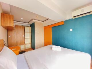 Spacious and Unique 1BR at Jarrdin Cihampelas Apartment By Travelio - 6