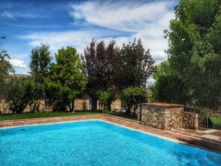 Apartment in a farmhouse with swimming pool - Mensanello - 0