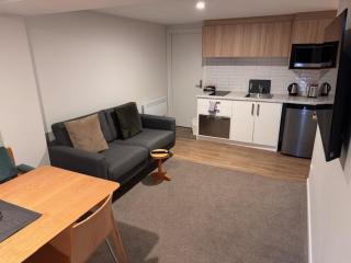 Lakefront Apartments,18 LAKE ESPLANADE ROAD - Queenstown - 6