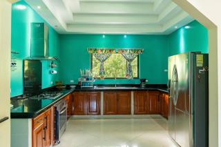 Yellow House - Quepos - 2