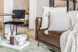 Historic Elegance in Boutique Apt on St Kilda Rd - 2