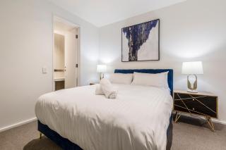 Luxe, Stylish & As-New Apt w Pool, Gym & Car Park - 5