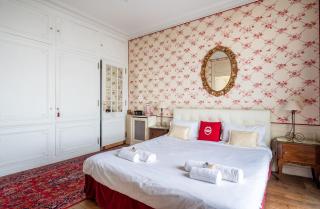 Champs Elysées I Vue sur Tour Eiffel & Spacieux - 5