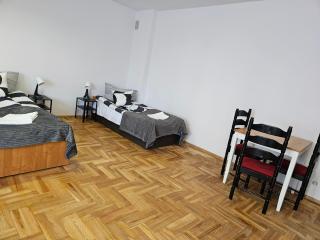 Hostel kamelarny dla seniorow z celodobowa opieka Wera - Ząbki - 2