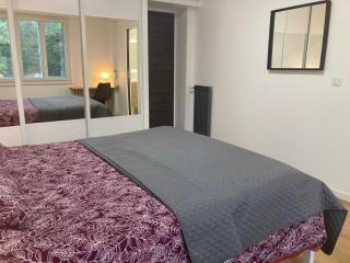 Cannes Beach Access, Private Room in Shared 3-Bedroom Apartment, Private Bathroom, Living Room with Sea View Suite Parentale salle de bain privée accès plages & vue mer du salon dans appartement partagé chez l'habitant - 2