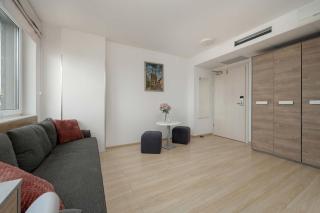 Bright Studio with Air Conditioning near Wrocław ZOO by Noclegi Renters - Breslávia - 2