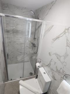 Dublin Deluxe Twin or king bed Studio Near Airport & City - 2