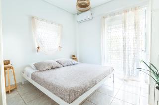 Sun & Sea Escape Charming Vacation Apartment in Voula on Athen's Riviera - Athens - 9