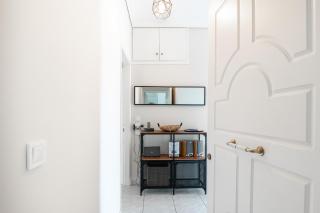 Riviera Retreat Relaxing Vacation Apartment by the Sea in Voula - Athens - 3