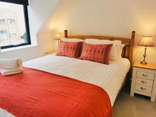 Modern Town Center Apartment - Huntingdon - 0