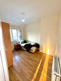 Dagenham Comfort House - Dagenham - 8