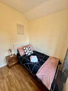 Dagenham Comfort House - Dagenham - 1