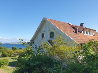Boende på SydKoster med havsutsikt och nära till bryggor - Strömstad - 0