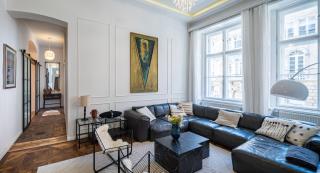 4BR Artdeco Elegance with Sauna - 4