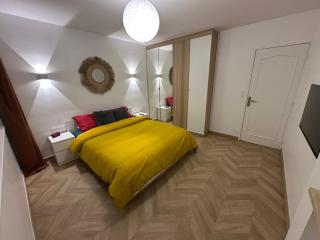 PARIS-MONTROUGE Magnifique appartement 3 pièces de 78m2 avec PARKING - très cosy pour 1 - 10 personnes refait à NEUF -ENTIRE APARTMENT LUXURIOUS AND WARM -Montrouge Paris 14ème - Proche Aéroport Orly Parc Expositions Porte de Versailles FREE WIFI GRATUIT - Montrouge - 6