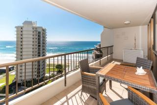 Seaside Serenity Ocean Views & Pool - Gold Coast - 0