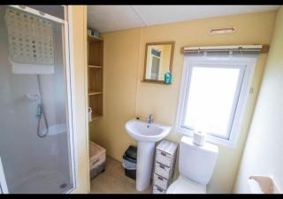 SBL70 - Camber Sands Holiday Park - Sleeps 8 - Close swimming pools and facilities - Private Parking - Camber - 3