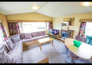SBL70 - Camber Sands Holiday Park - Sleeps 8 - Close swimming pools and facilities - Private Parking - Camber - 6