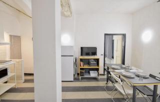 2 Bedroom Stunning Apartment In Genova - Genua - 9