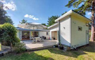 4 Bedroom Cozy Home In Mellbystrand - Mellbystrand - 0