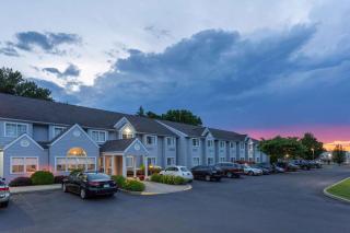 Microtel Inn & Suites by Wyndham Bethel/Danbury - Bethel - 9