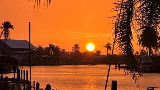Cozy 2 BR Waterfront home with Heated Pool - Fort Myers - 0