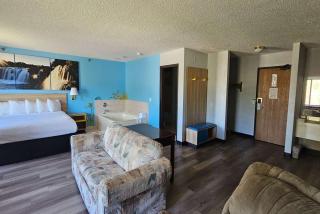 Days Inn by Wyndham Ozark Springfield - 1