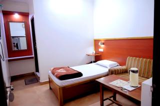 Subhash Hotel - Prayagraj - 6
