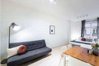 Vast Central Old Town Studio For 3 - 2