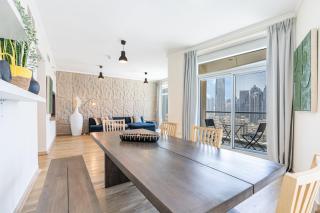 Premium Home with Panoramic Burj Khalifa Views - Dubai - 8