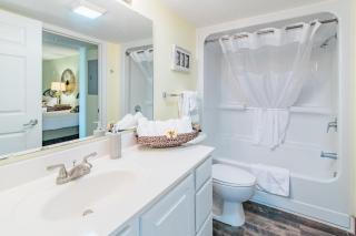 Paradise Resort, Unit 802, 4 Bedroom, 3 Bath, Direct Oceanfront - Myrtle Beach - 3
