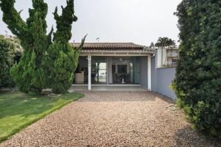 Casa ampla e confortável 3 Quartos, Churrasqueira, Cozinha completa, Ar condicionado, Wi-Fi, 300m da Praia, 3 vagas de garagem, a 4,2 quilometros do Beto Carreiro - Penha - 8