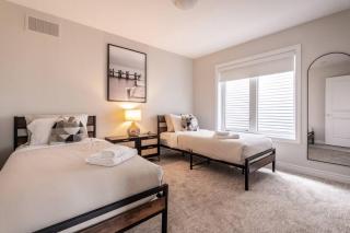 Spotless 5 bed and 4 bath with Wi-Fi and 1hr to Niagara - Hamilton - 2