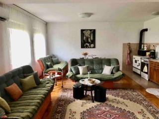 Cozy, peaceful apartment near city center - Pejë - 1