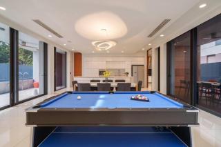 Ekkamai Villa Sleeps 12 with Cinema - 4