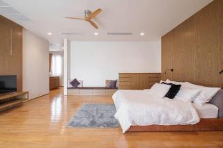 Ekkamai Villa Sleeps 12 with Cinema - 8